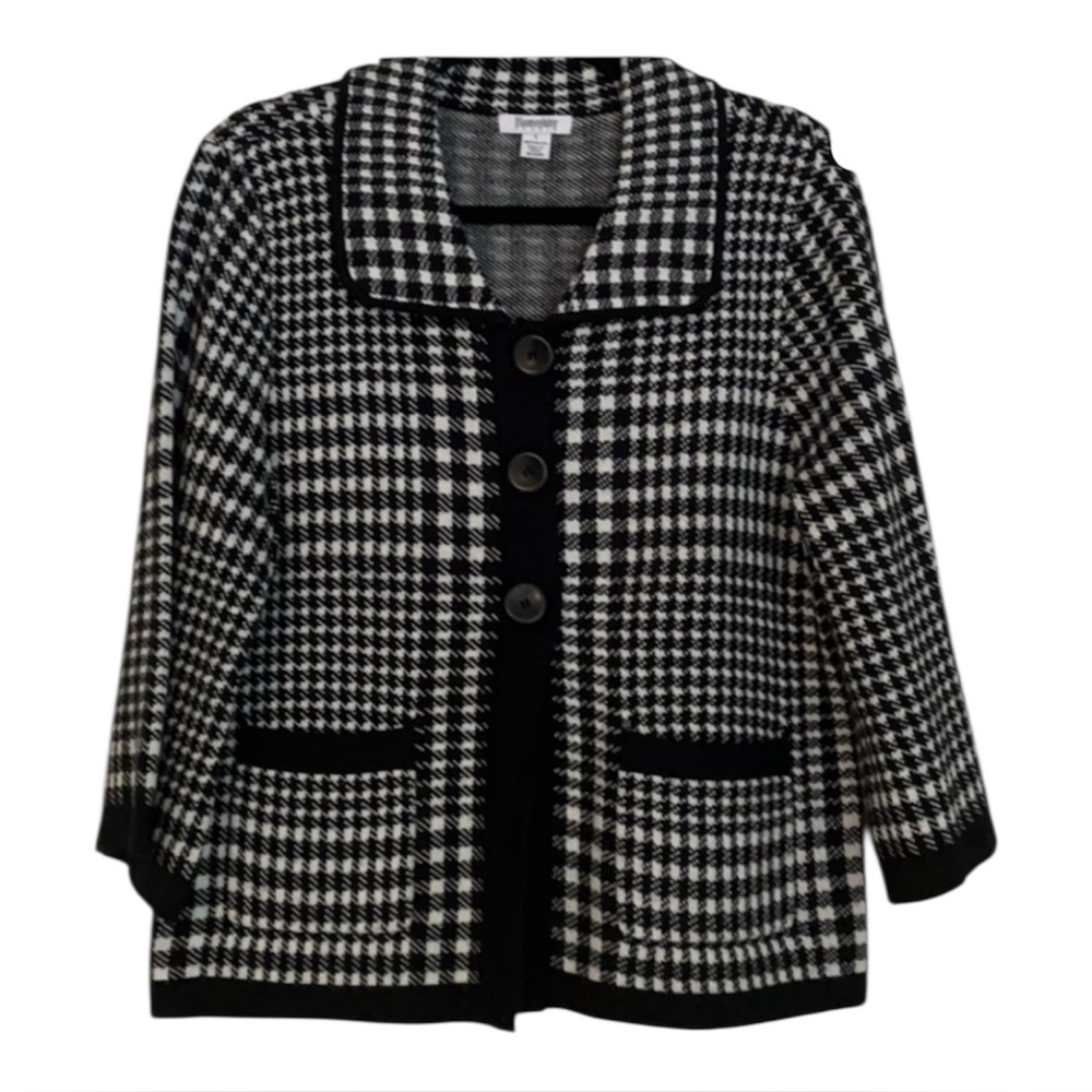 Hampton Studios 3/4 Sleeve Cardigan
Size Large
Black/White Houndstooth